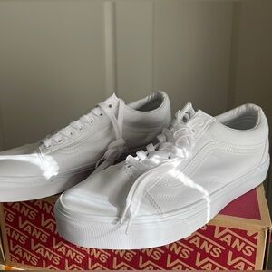 VANS CANVAS OLD SKOOL TRUE WHITE SHOES | NEVER WORN (WITH TAGS)
